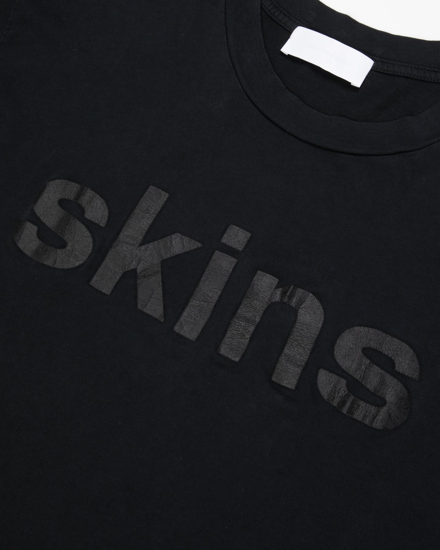 Skins T-shirt: Washed Black