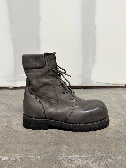 Moan Boot V02